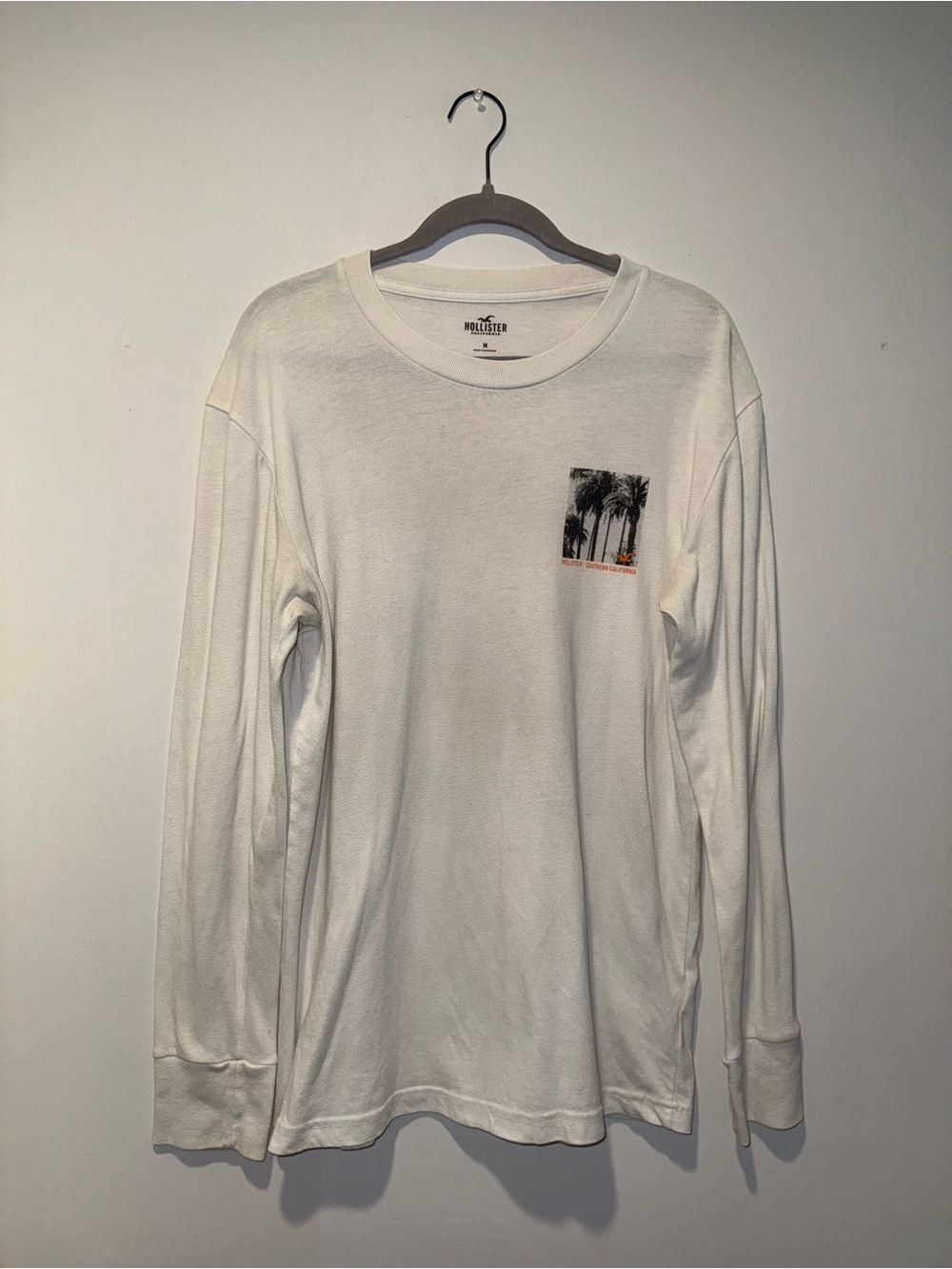 Hollister Men's White Long-Sleeve Tee with Palm Chest Print